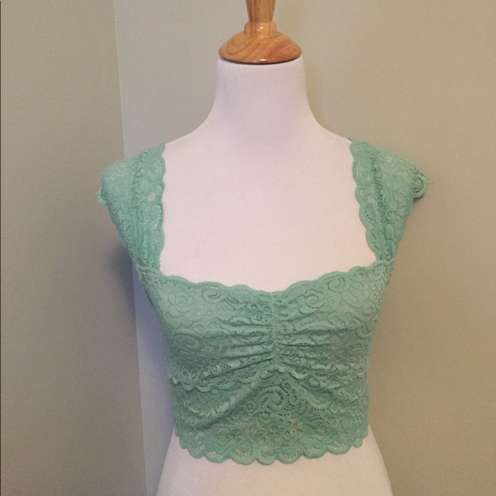 Scallops Edge Lace Crop - Picture 4 of 4